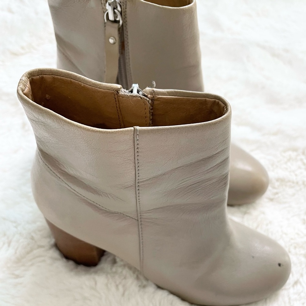 Chinese Laundry tan heel zipper booties size 6.5 - Picture 4 of 4